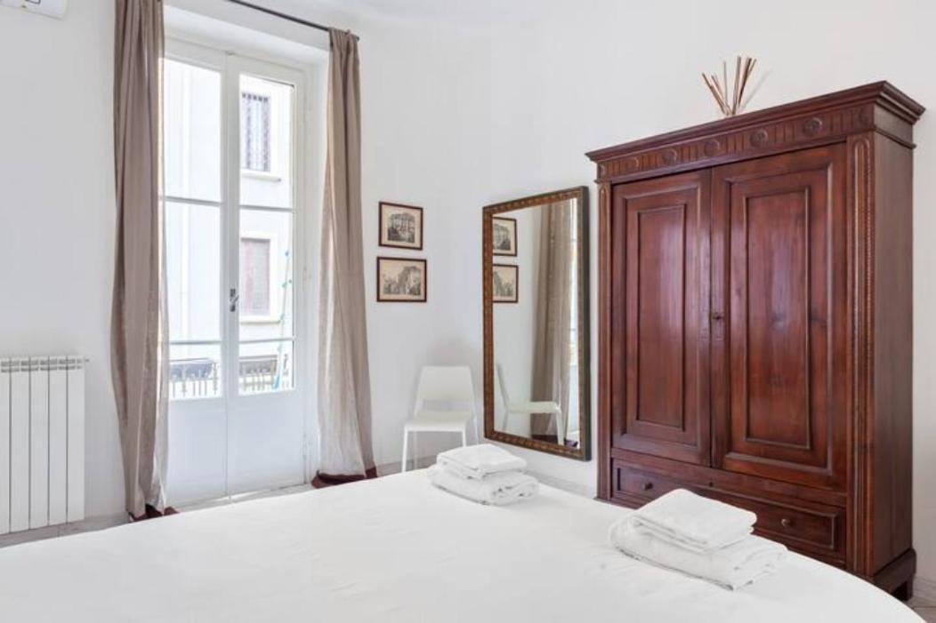Isola And Zara Comfortable Apartment Milán Exteriér fotografie